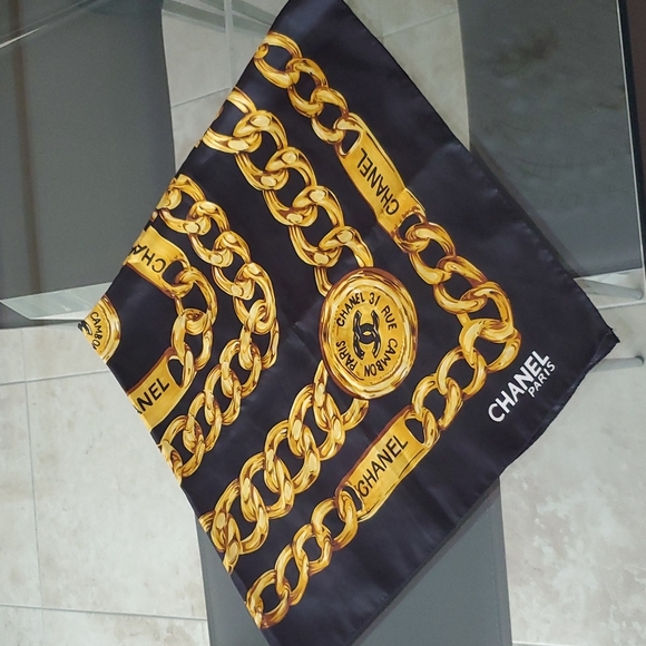 Black and gold square scarf - Picture 4 of 4
